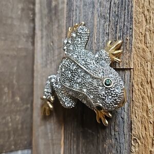 Vintage Large Climbing Frog Rhinestone and Goldtone Brooch Pin